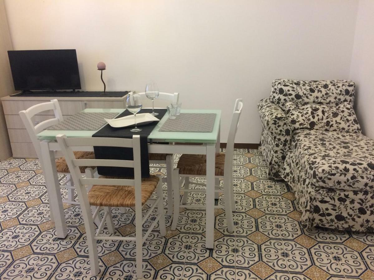 키아바리 Casa Gli Scogli 아파트 외부 사진